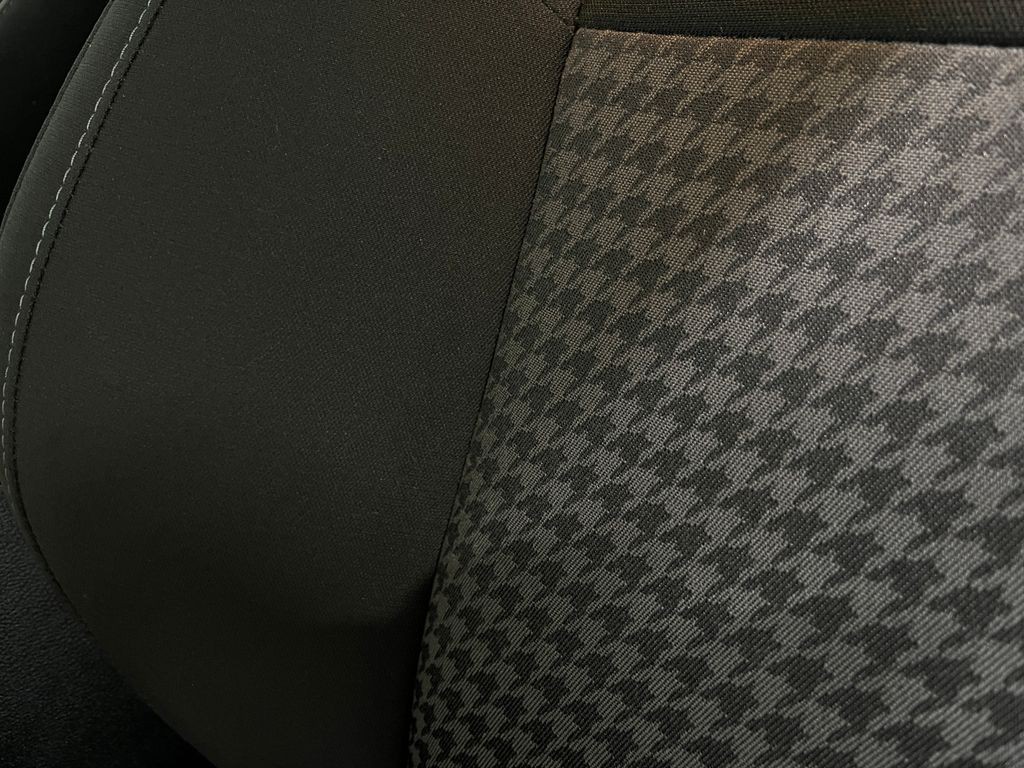 2019 Dodge Challenger Image 19