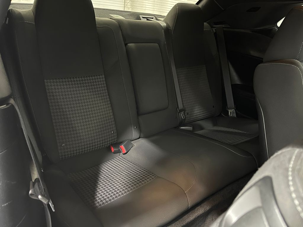 2019 Dodge Challenger Image 32