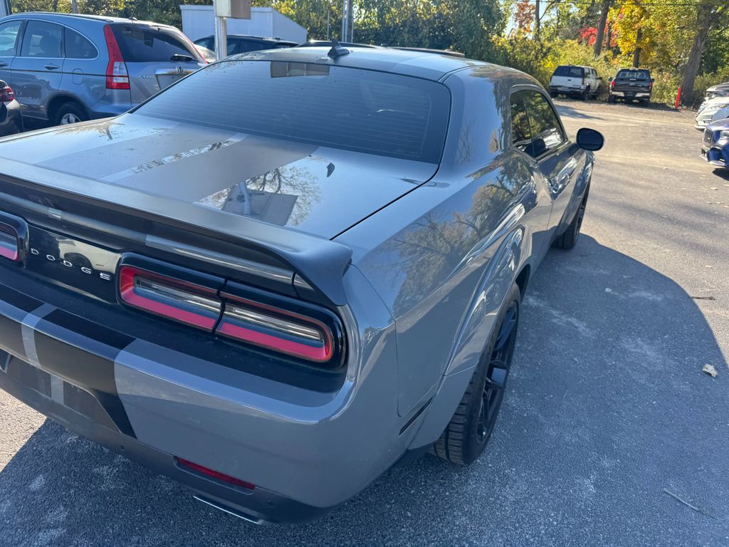 2019 Dodge Challenger Image 3