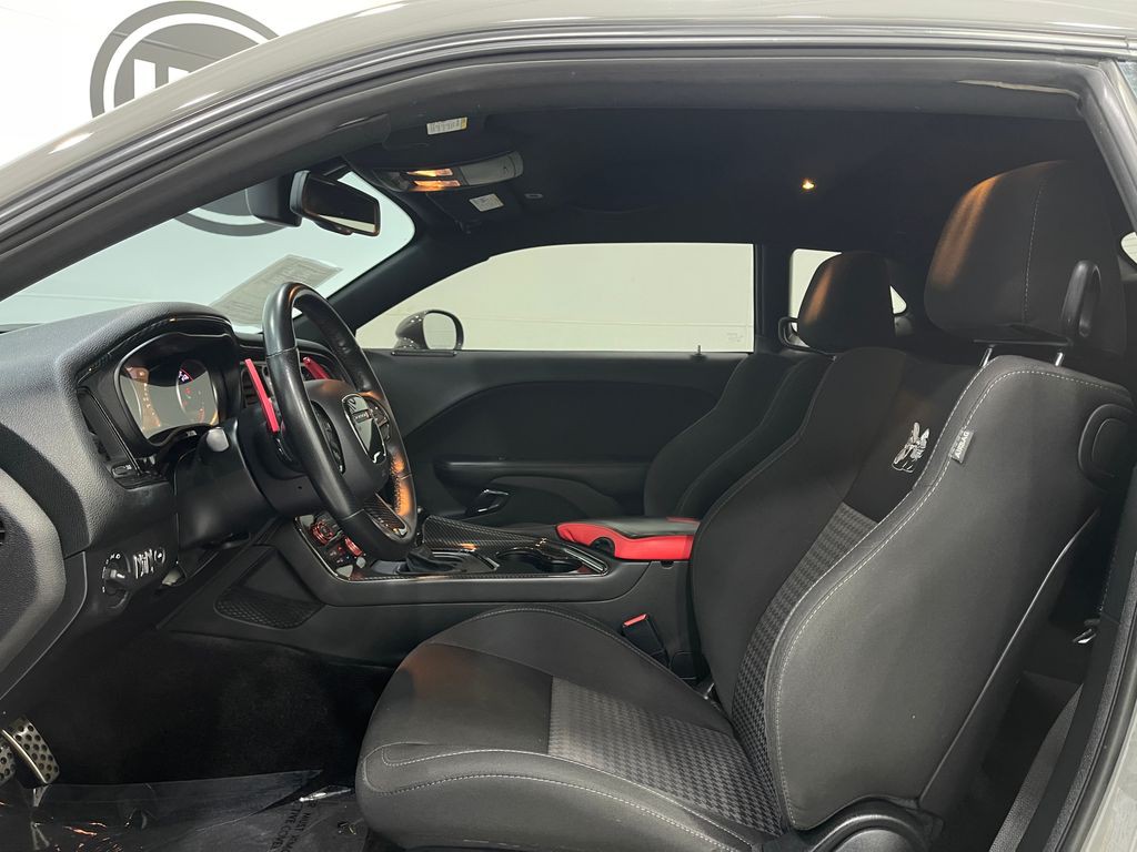 2019 Dodge Challenger Image 10