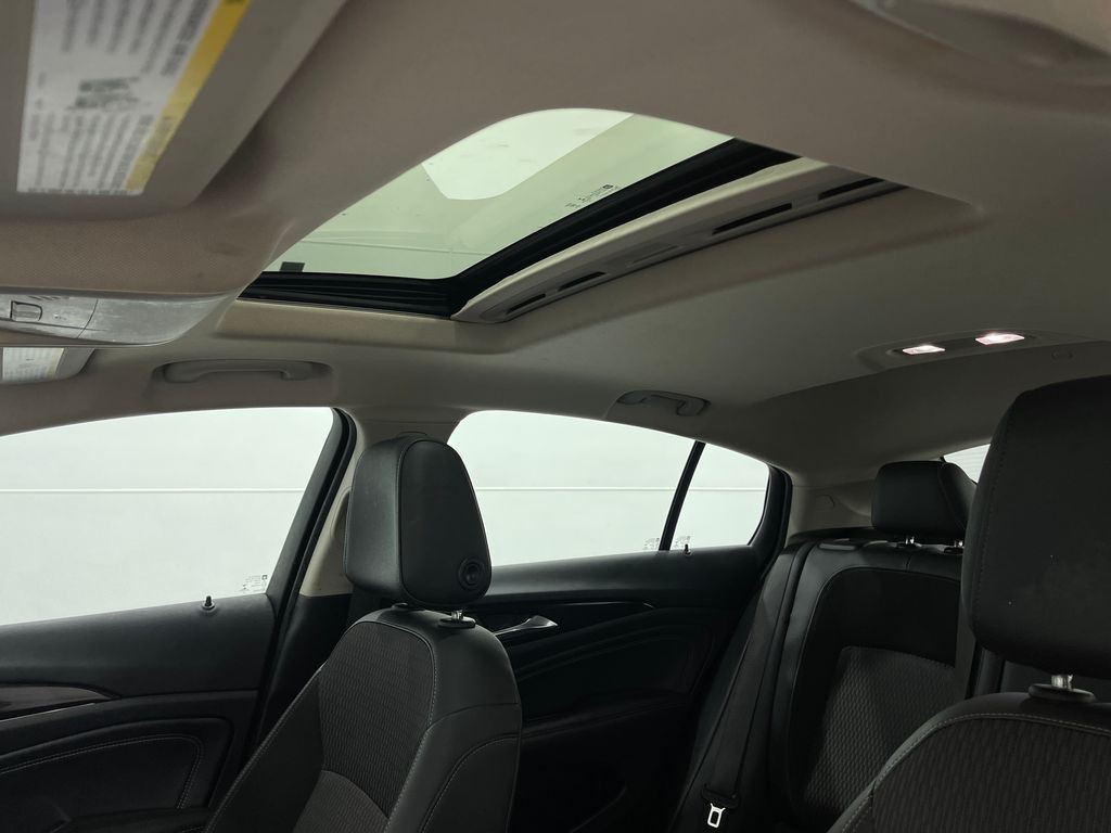 2018 Buick Regal Image 11