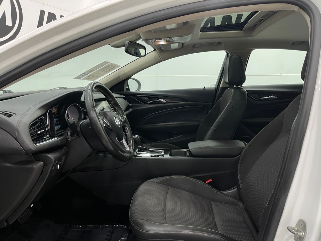 2018 Buick Regal Image 12