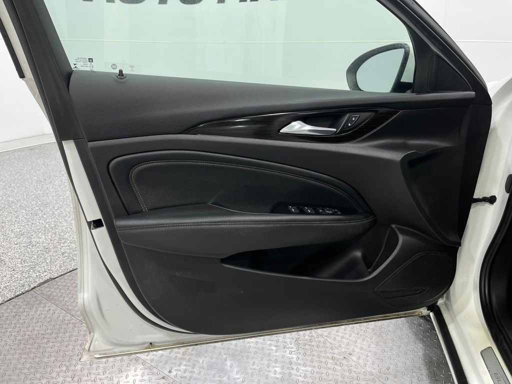 2018 Buick Regal Image 14