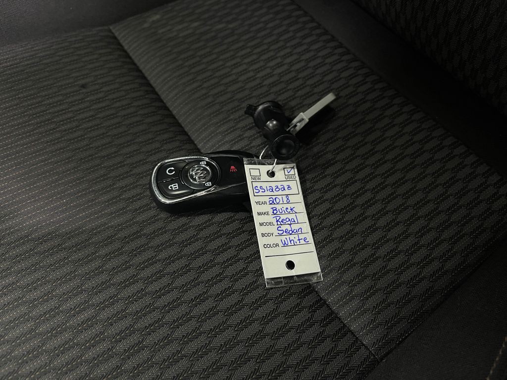 2018 Buick Regal Image 35