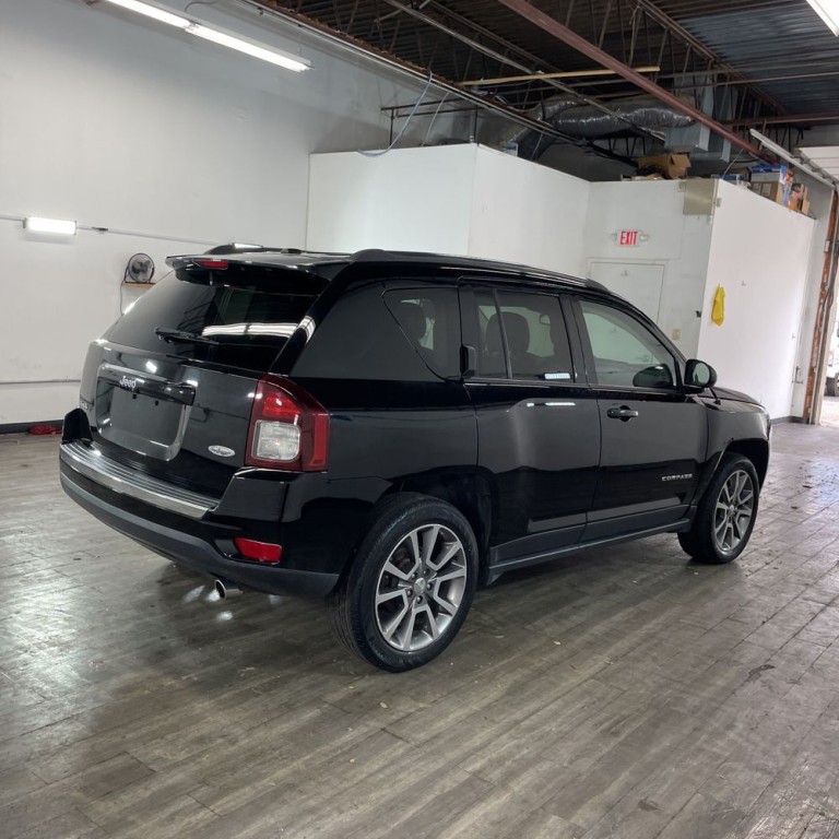 2017 Jeep Compass Image 4
