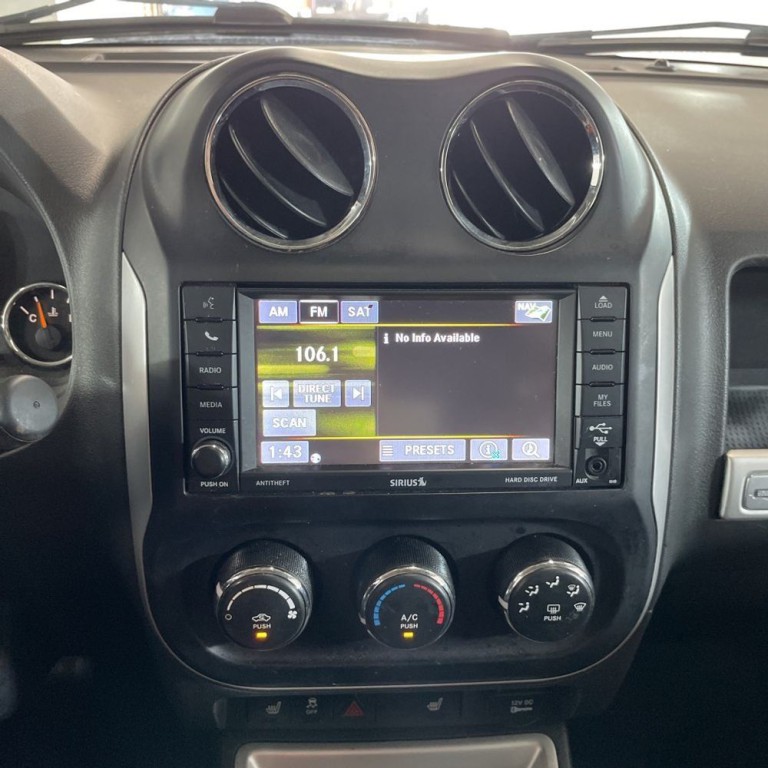 2017 Jeep Compass Image 14