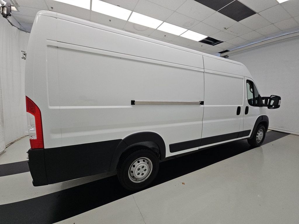 2023 RAM Promaster Image 3