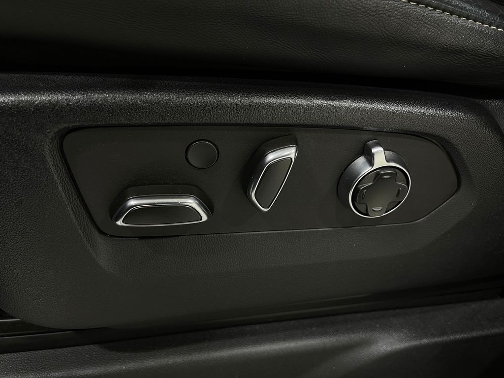 2022 Cadillac Escalade Image 19