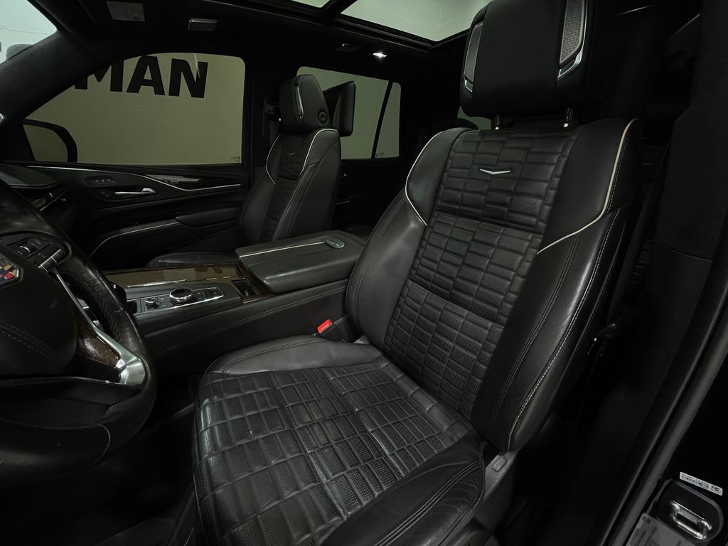2022 Cadillac Escalade Image 16