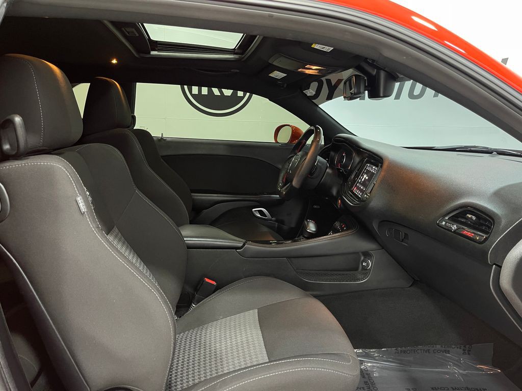 2021 Dodge Challenger Image 30