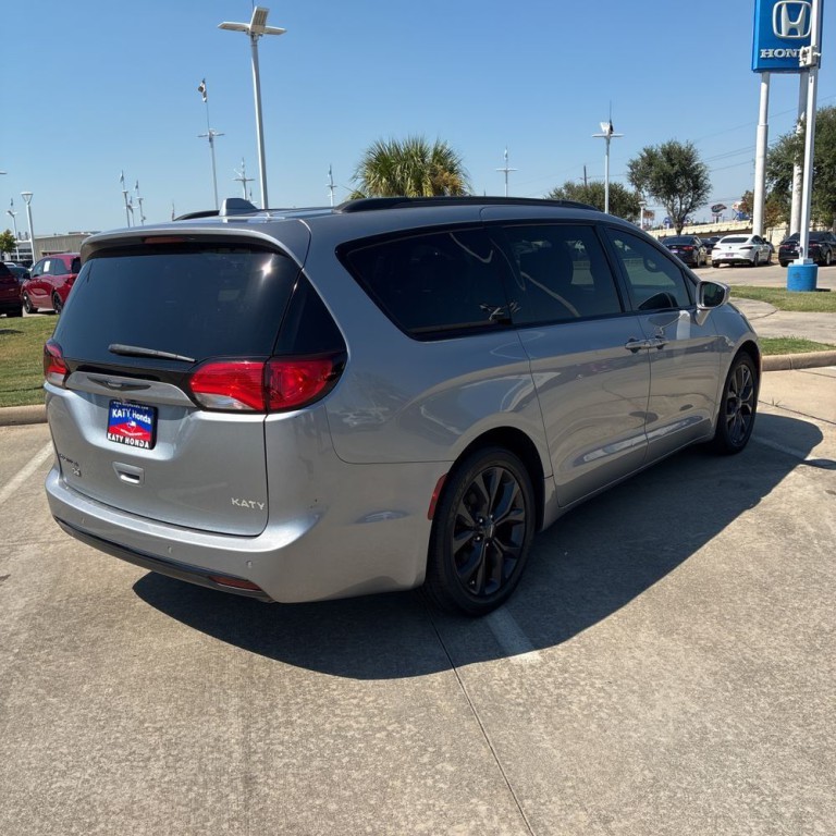 2020 Chrysler Pacifica Image 5