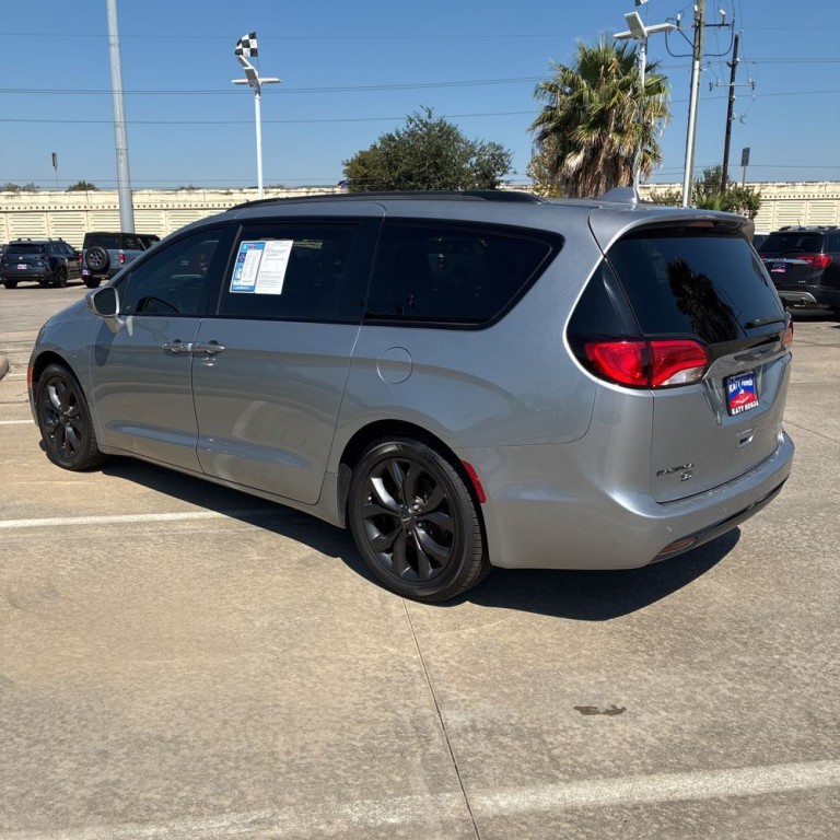 2020 Chrysler Pacifica Image 6