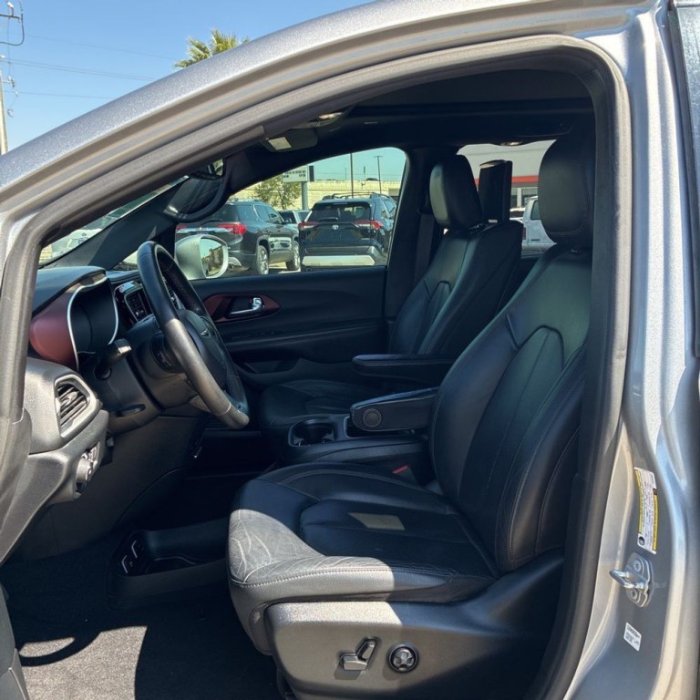 2020 Chrysler Pacifica Image 7