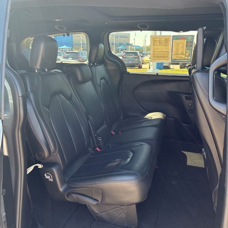 2020 Chrysler Pacifica Image 9