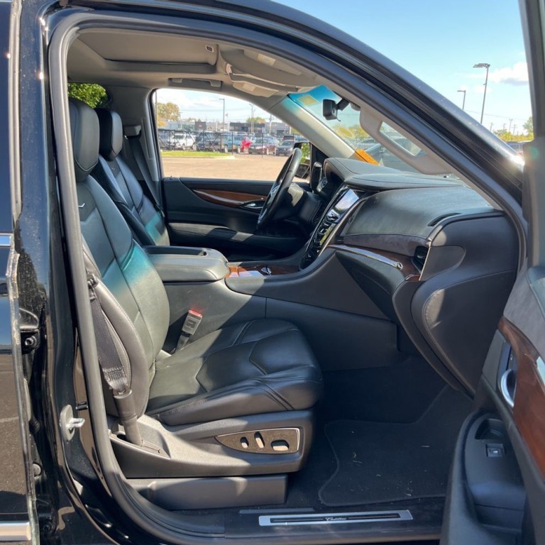 2019 Cadillac Escalade Image 8