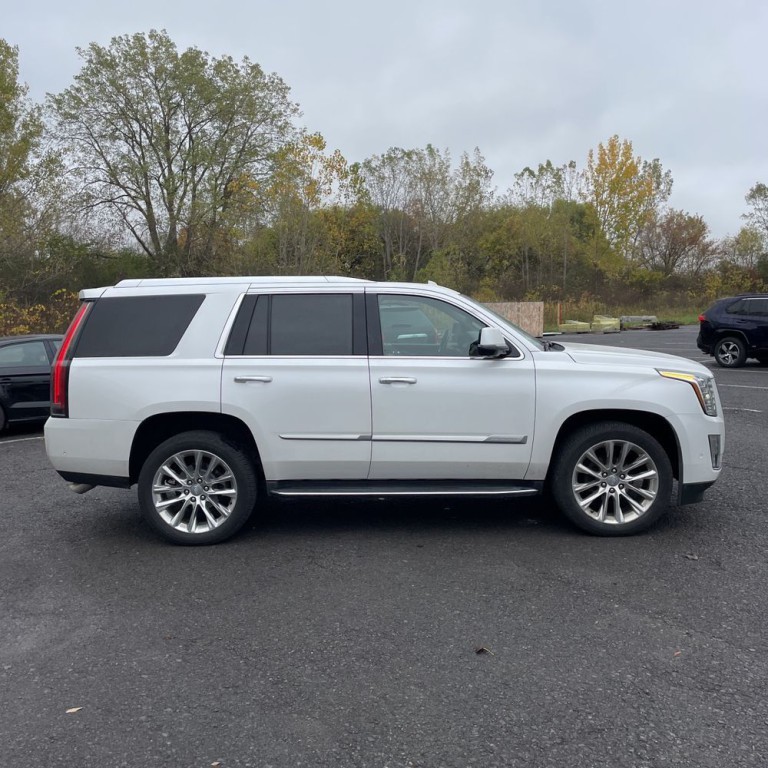 2020 Cadillac Escalade Image 3