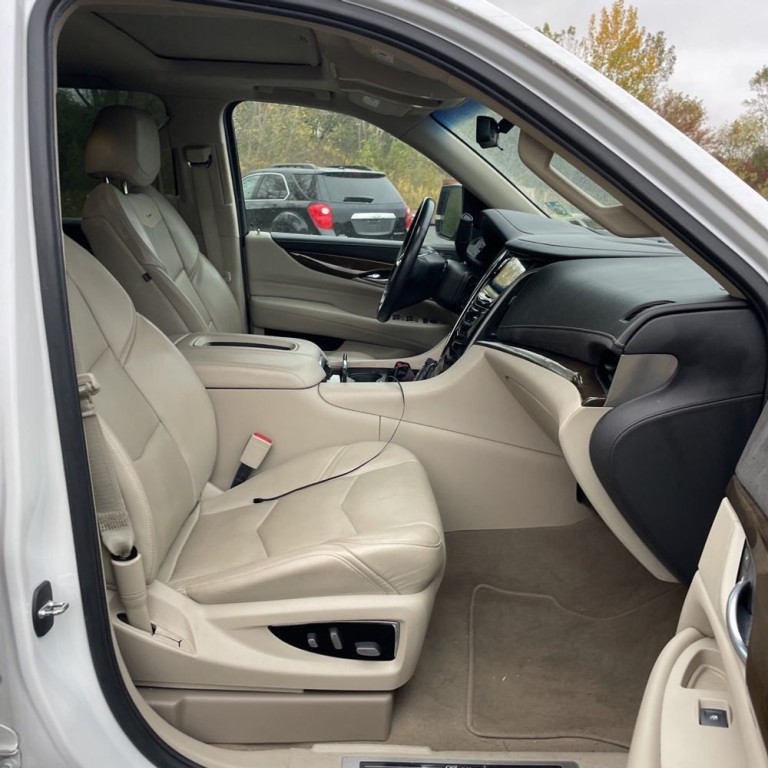 2020 Cadillac Escalade Image 8