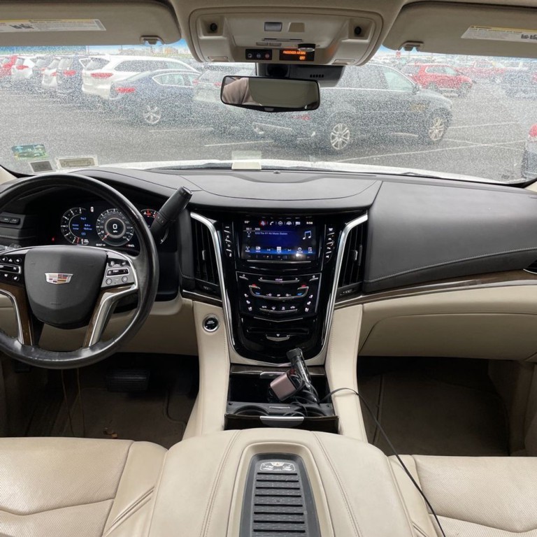 2020 Cadillac Escalade Image 9