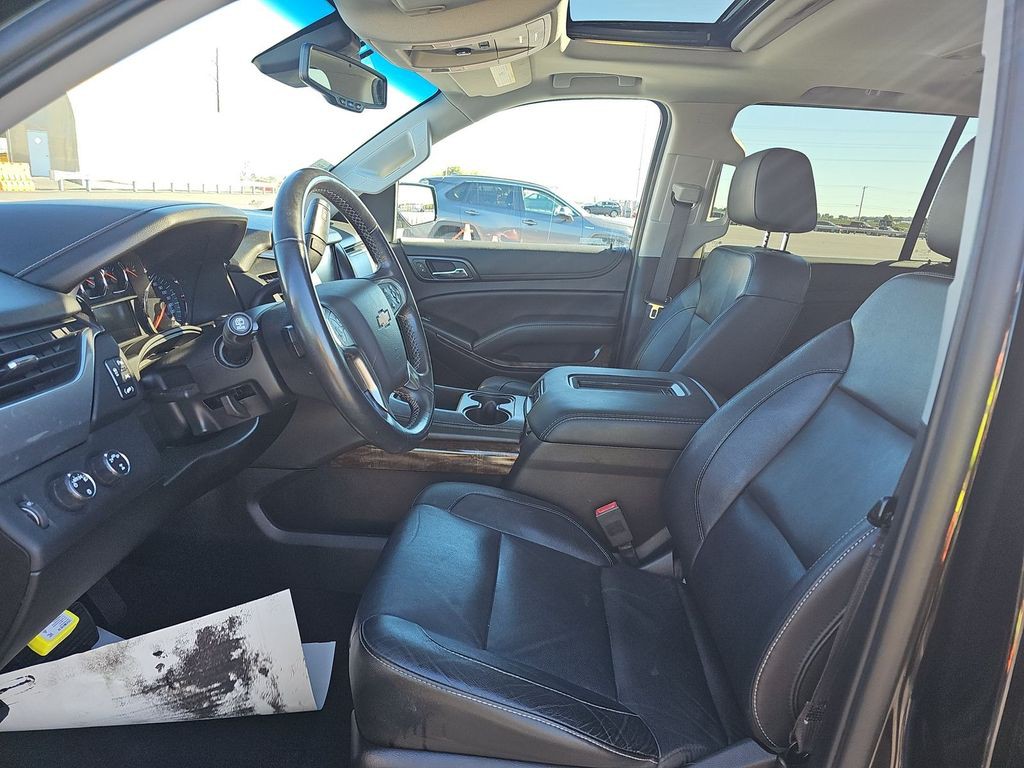 2019 Chevrolet Suburban Image 6