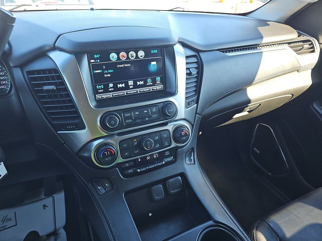 2019 Chevrolet Suburban Image 10