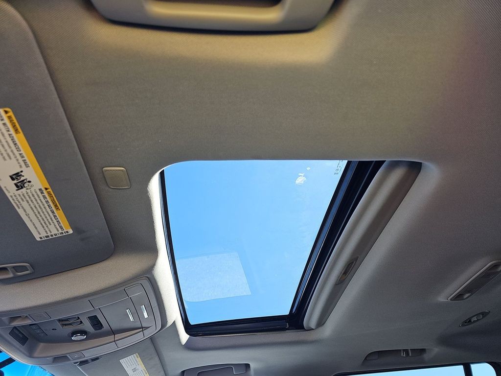 2019 Chevrolet Suburban Image 11