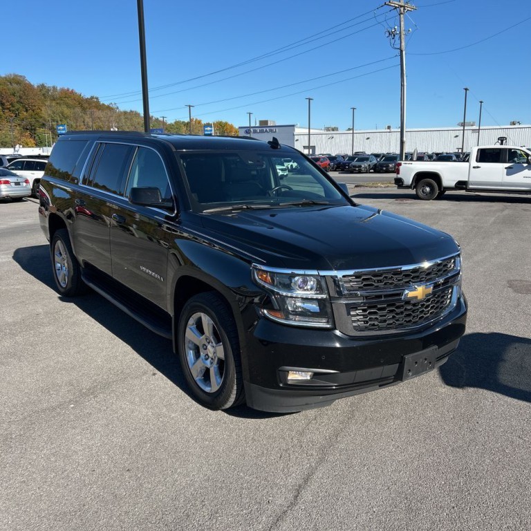 2017 Chevrolet Suburban Image 1