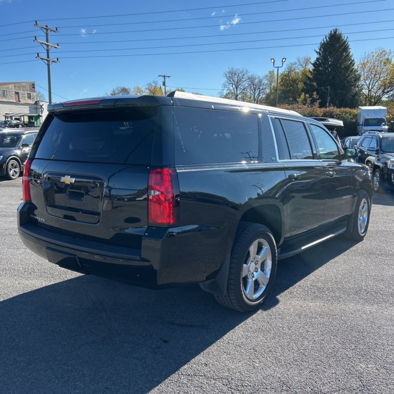 2017 Chevrolet Suburban Image 6