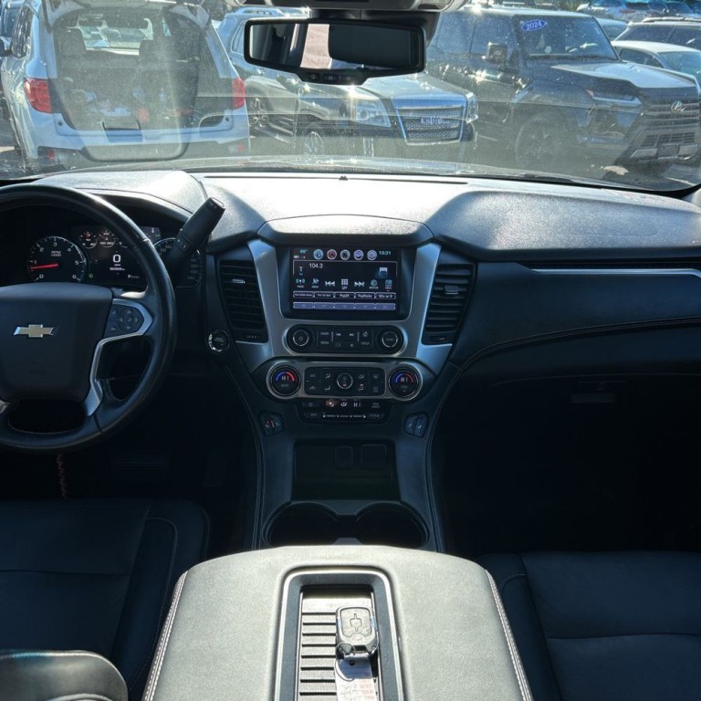 2017 Chevrolet Suburban Image 10