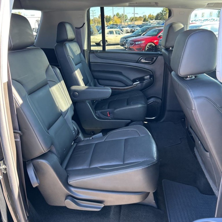 2017 Chevrolet Suburban Image 19