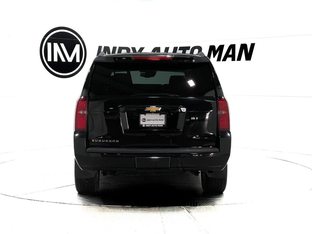 2017 Chevrolet Suburban Image 5