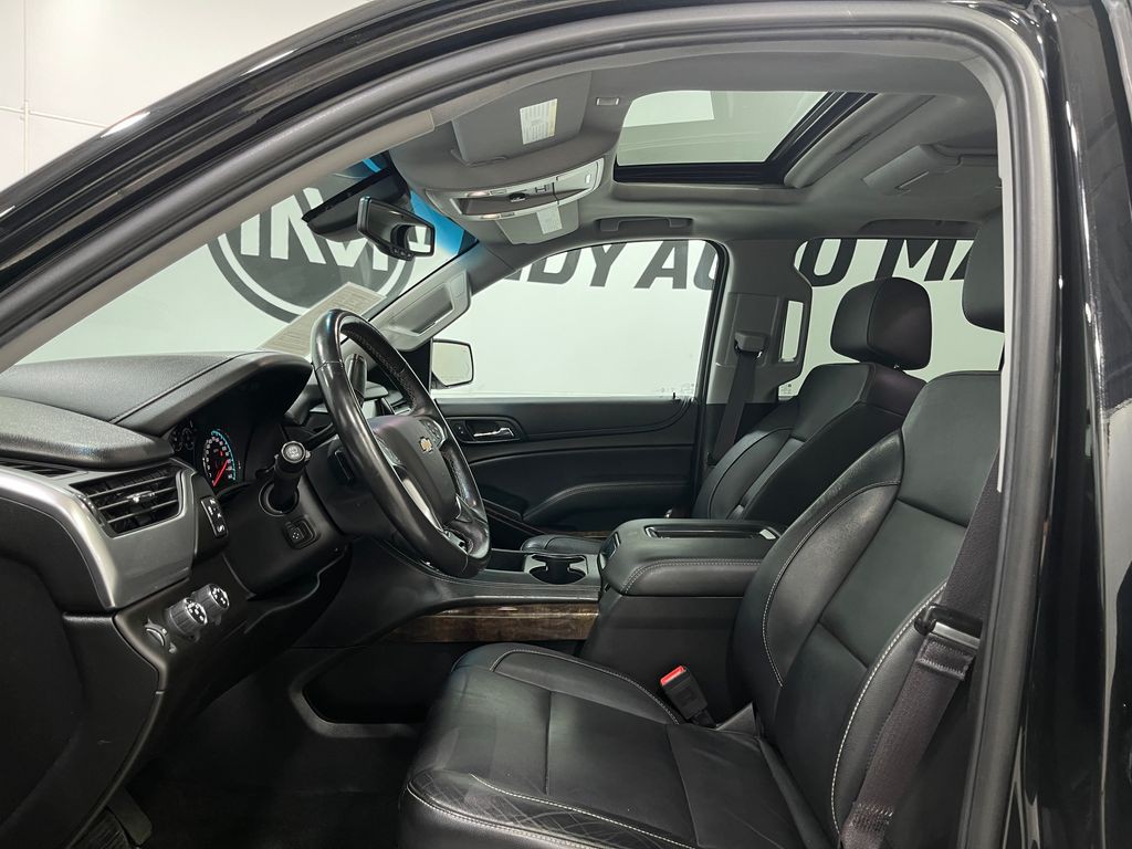 2017 Chevrolet Suburban Image 12