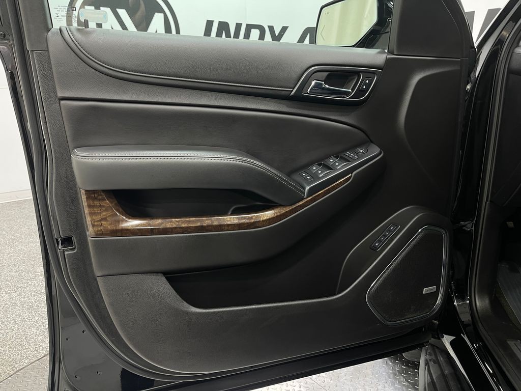 2017 Chevrolet Suburban Image 14