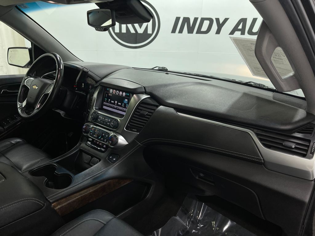 2017 Chevrolet Suburban Image 19