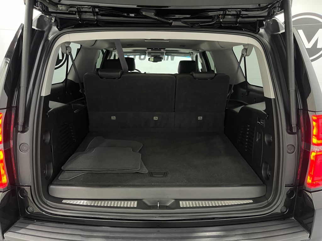 2017 Chevrolet Suburban Image 28