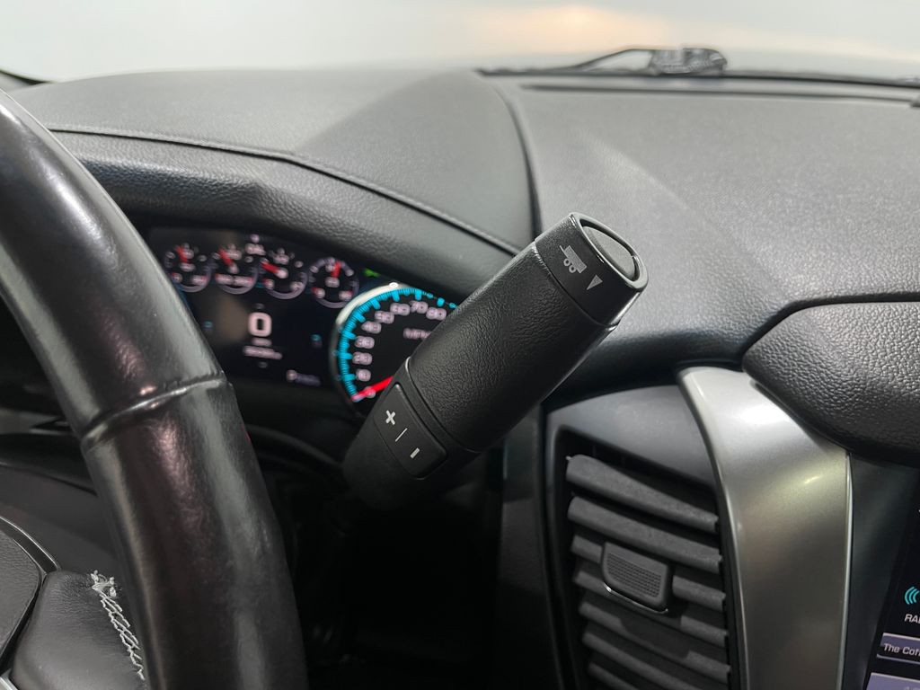 2017 Chevrolet Suburban Image 29