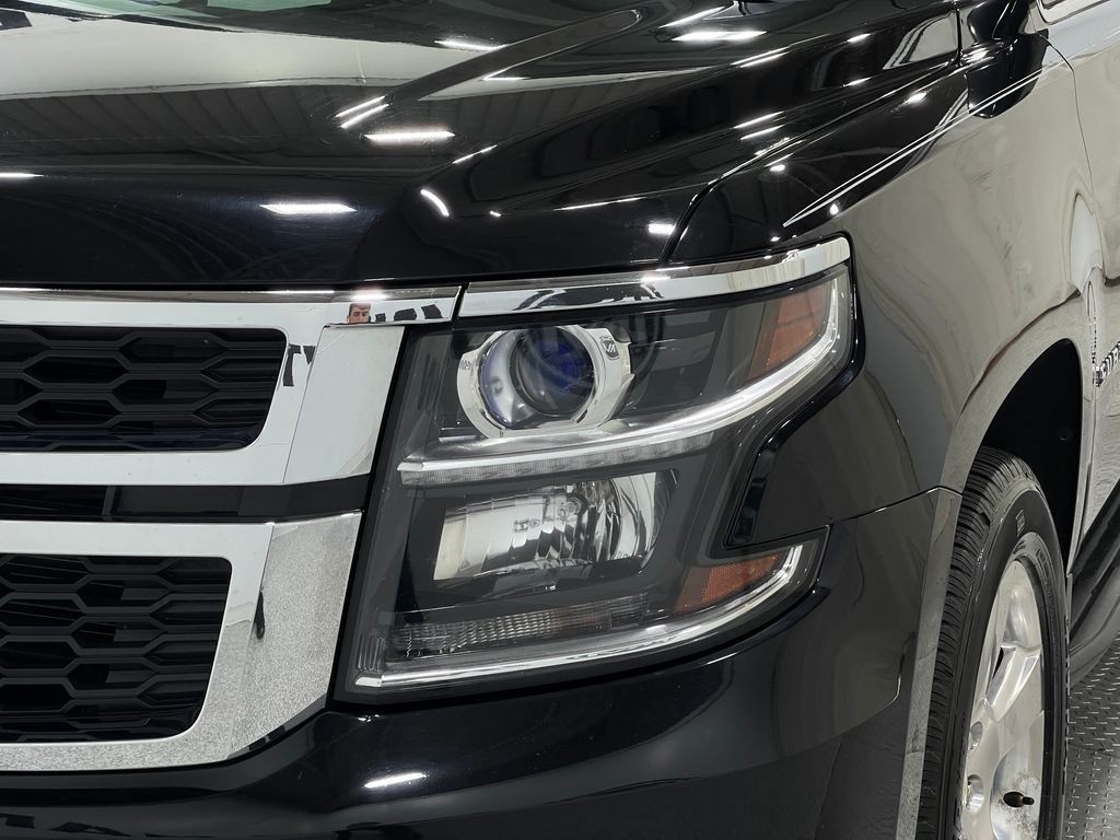 2017 Chevrolet Suburban Image 35