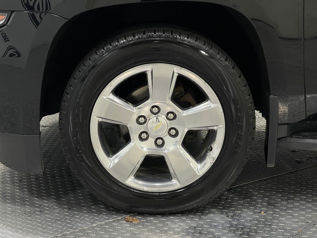 2017 Chevrolet Suburban Image 37