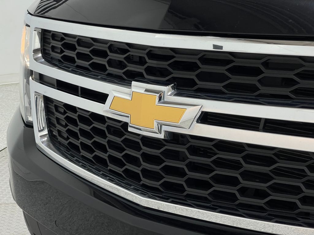 2017 Chevrolet Suburban Image 40