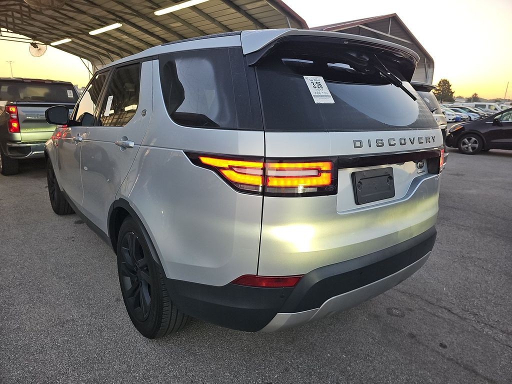 2017 Land Rover Discovery Image 4