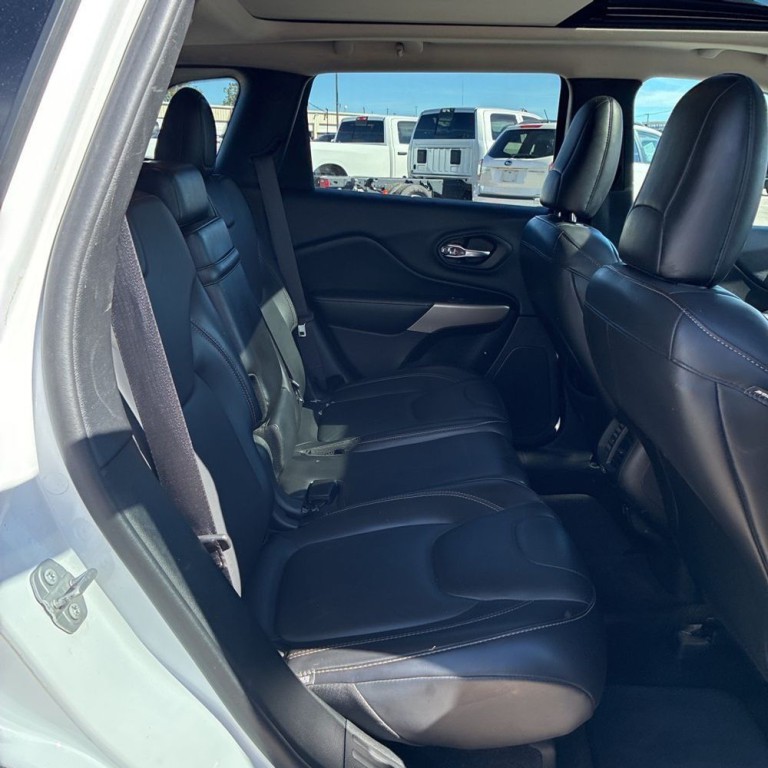 2018 Jeep Cherokee Image 16