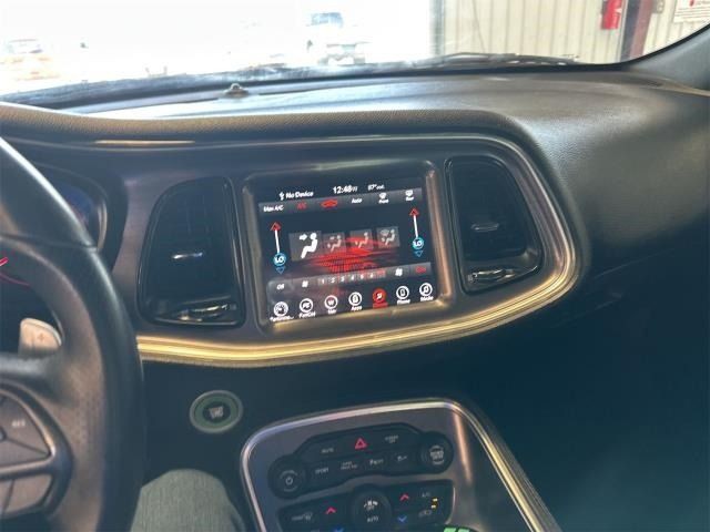 2017 Dodge Challenger Image 6