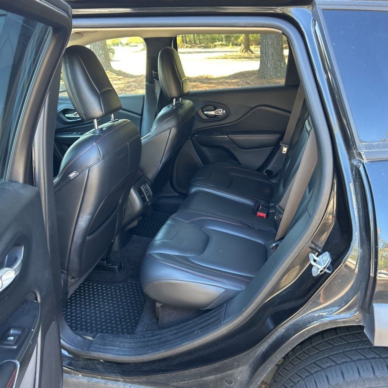 2016 Jeep Cherokee Image 13