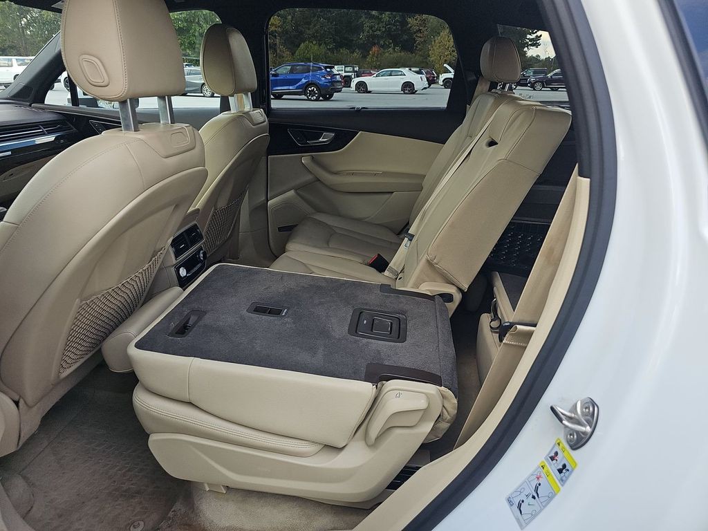 2018 Audi Q7 Image 10