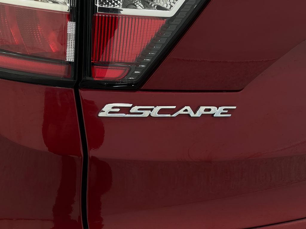 2017 Ford Escape Image 40
