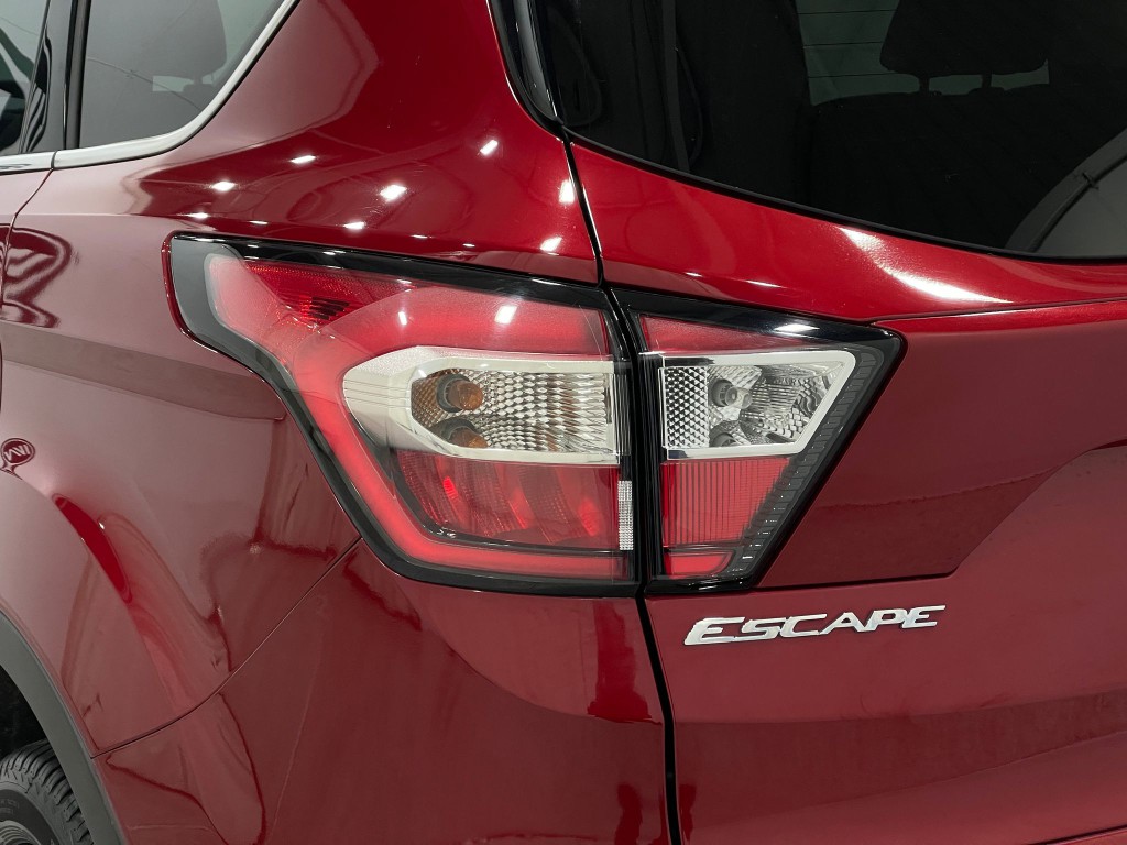 2017 Ford Escape Image 35