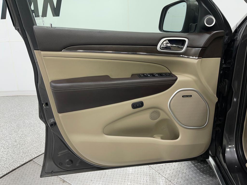 2021 Jeep Grand Cherokee Image 16