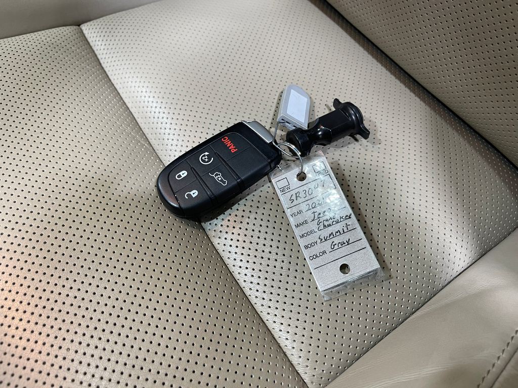 2021 Jeep Grand Cherokee Image 38