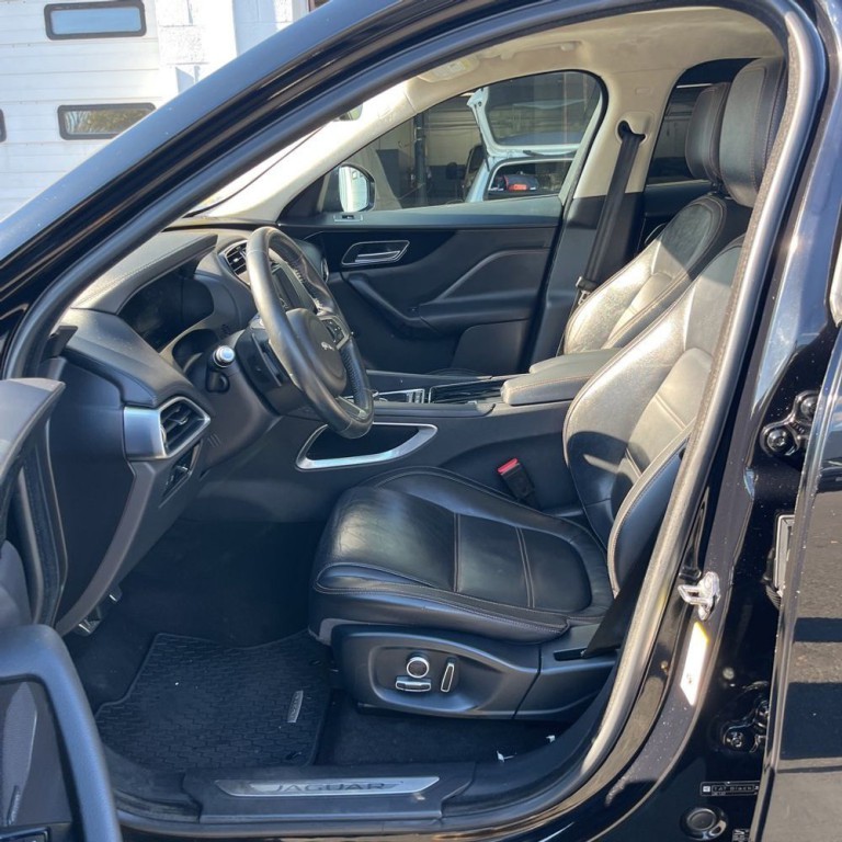 2019 Jaguar F-PACE Image 7