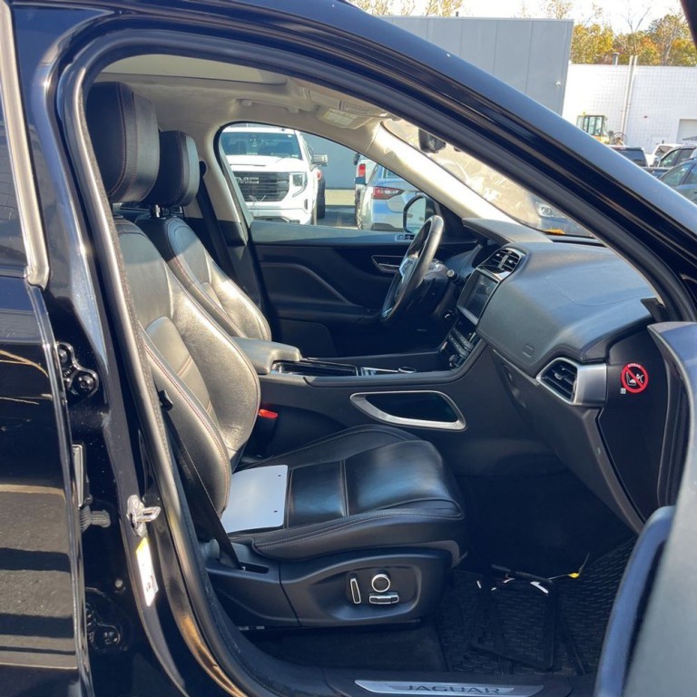 2019 Jaguar F-PACE Image 8