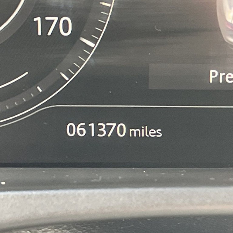 2019 Jaguar F-PACE Image 10